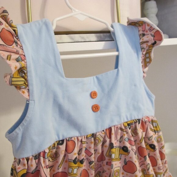 Makena Lane Girl's Back to School Apple Tunic Top Blouse Size 6 EUC - Picture 7 of 9